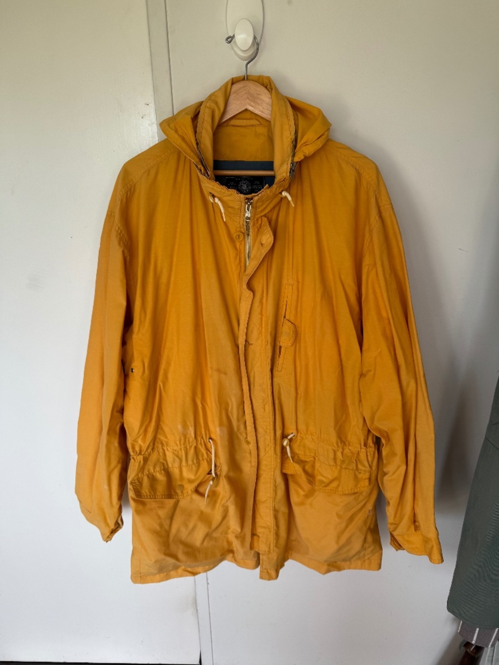 Gap Rain Jacket w Hood